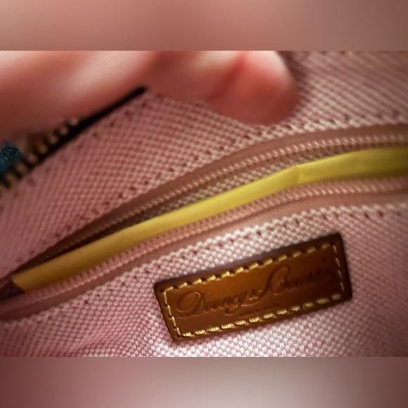 Authentic Dooney & Bourke Dillen small barrel crossbody. New! - Picture 10 of 11